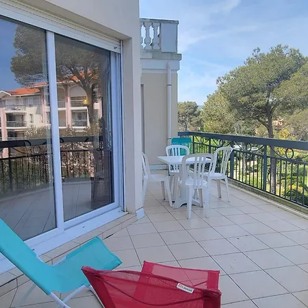 2 With Pool And Balcony In