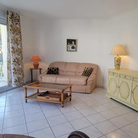 2 With Pool And Balcony In Frejus